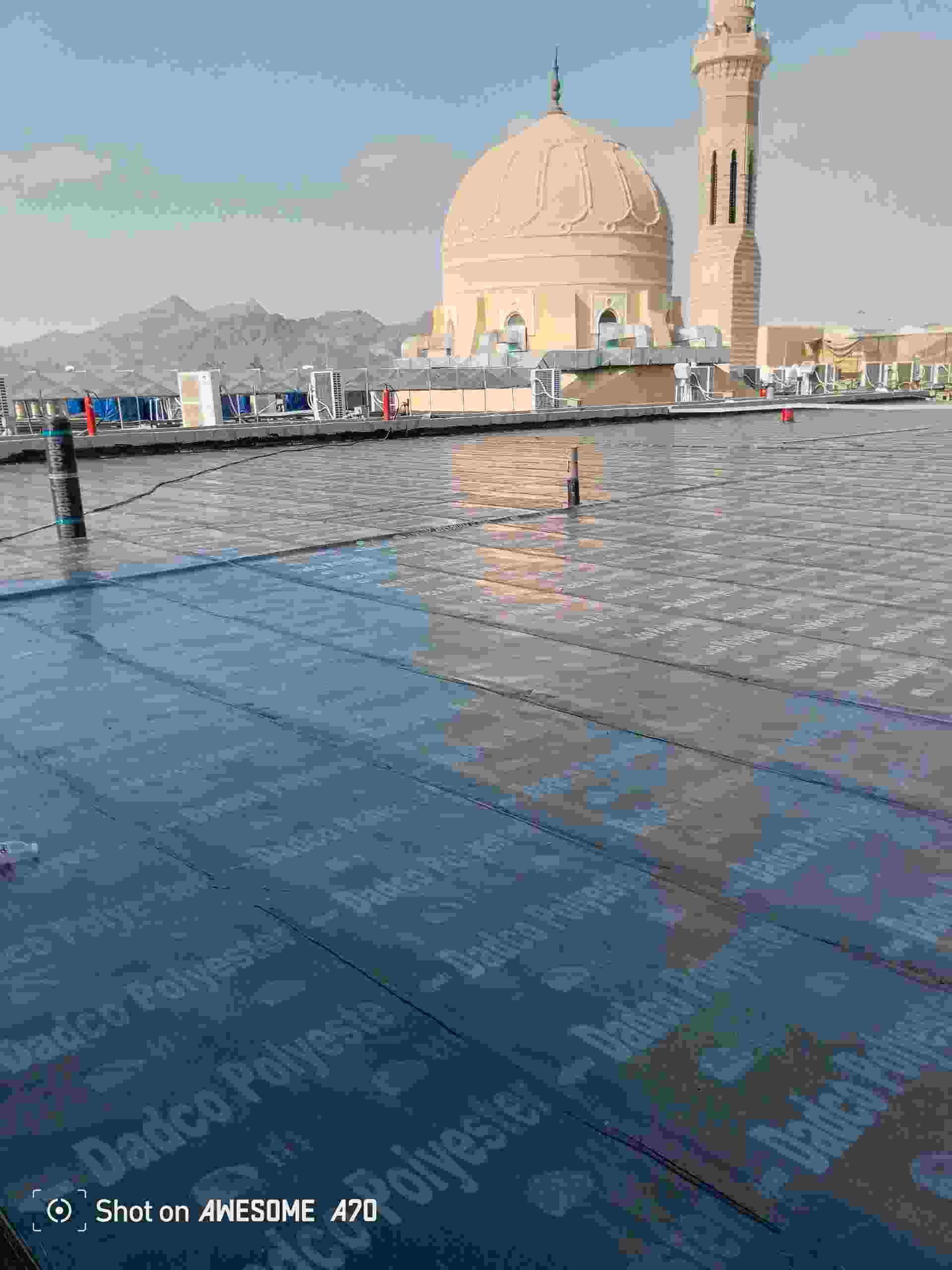 اسطح المنازل المغلفه بعازل الممبرين