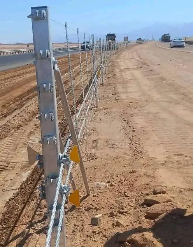 اعمال اسياج شبوك ومضلات وهناجر