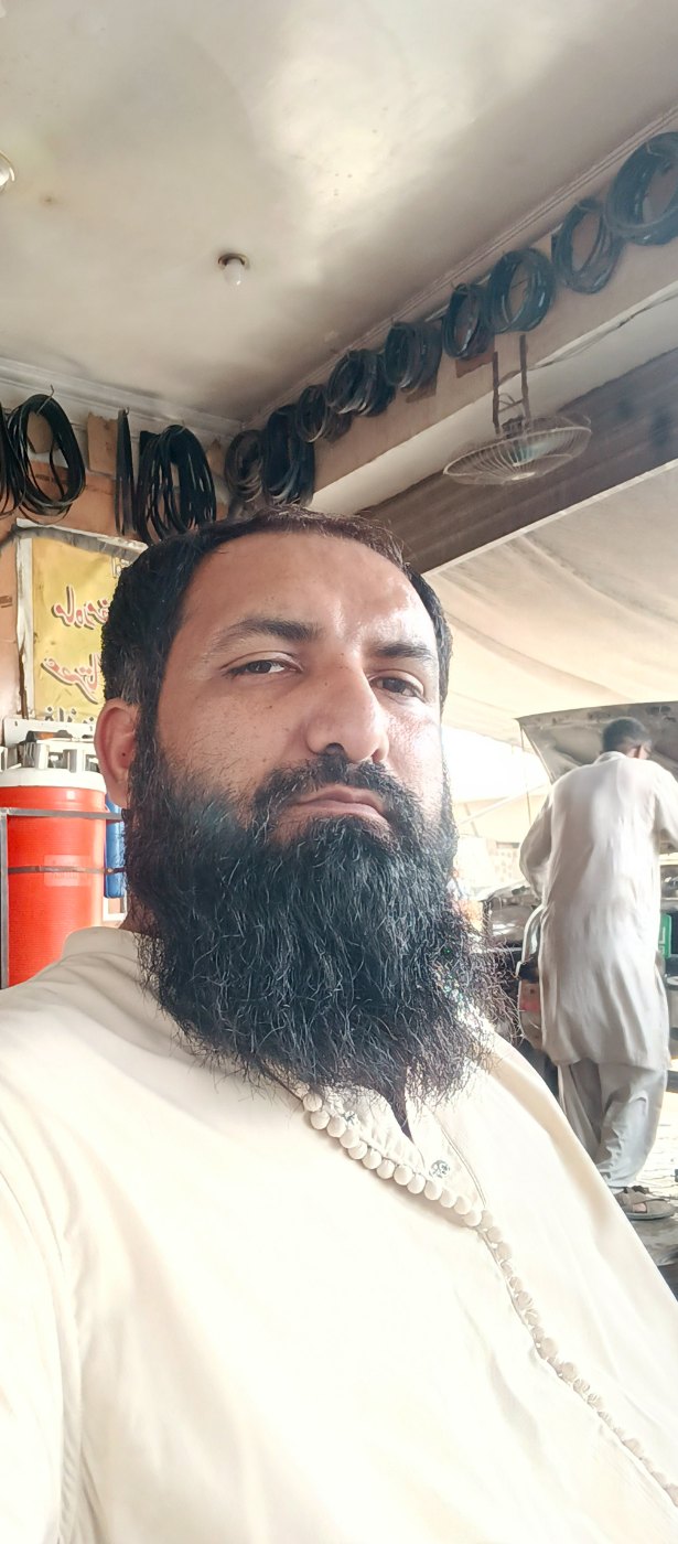 mubeen Nawaz, badminton player