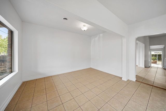 7-MHT02703