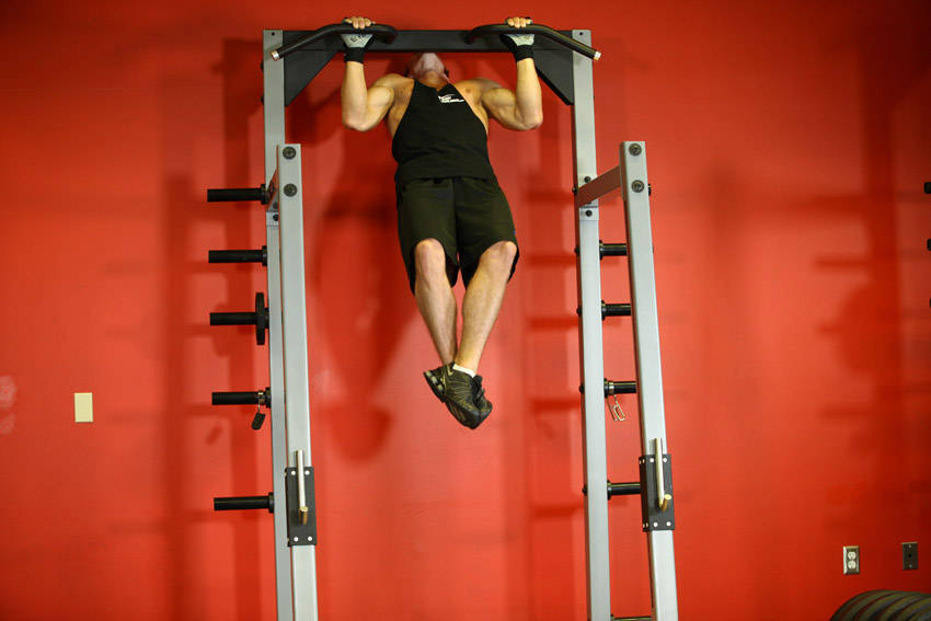 Rocky Pull-Ups/Pulldowns — end position, working the lats