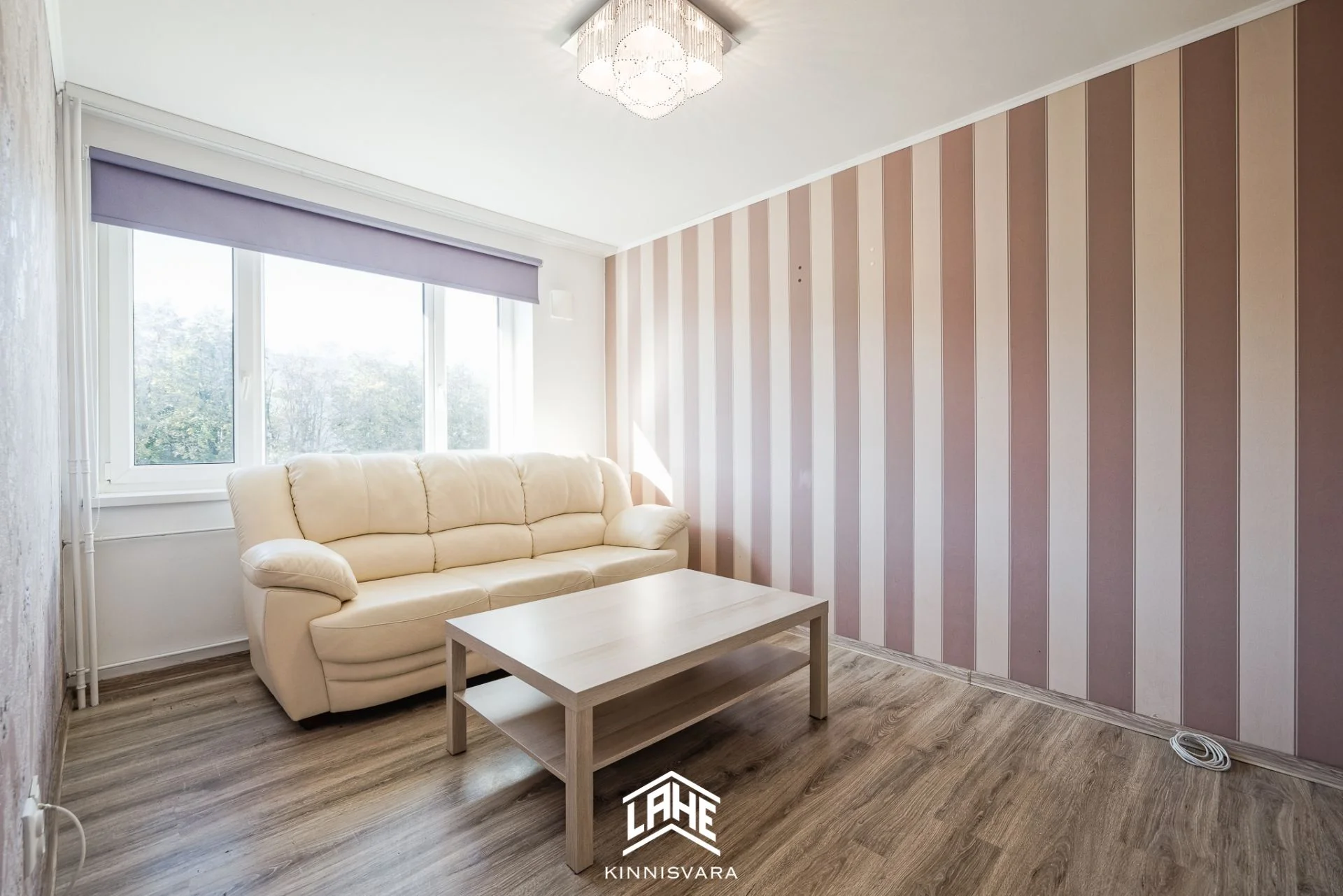 Elutuba - HUBANE JA MÖBLEERITUD 2-TOALINE KORTER Kristiine, Rahumäe!