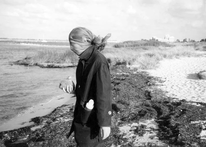 Г. Леденцова. «Камни», перформанс, 1999