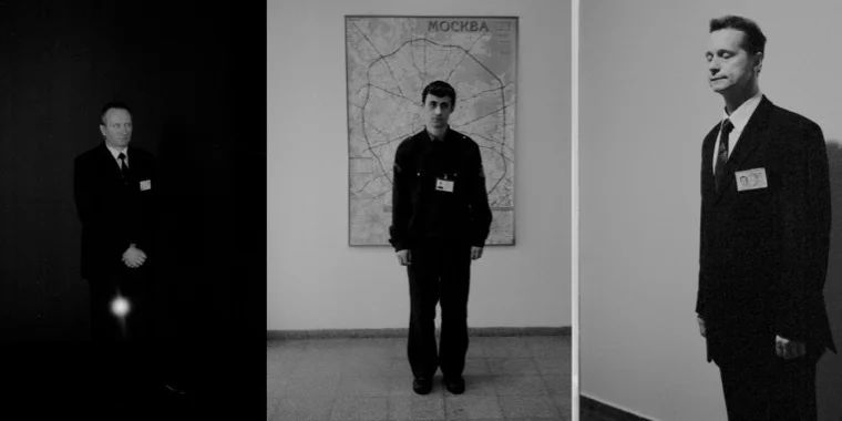 Ольга Чернышёва. Из серии «Охранники». 2009. Черно-белое фото