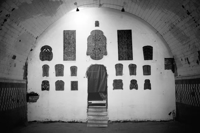 Анатолий Осмоловский. «Хлеба», инсталляция, 2003–2006