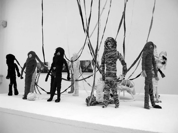 «Рай/Paradise». Московский международный форум художественных инициатив 2004. Леонид Тишков. Небесные водолазы