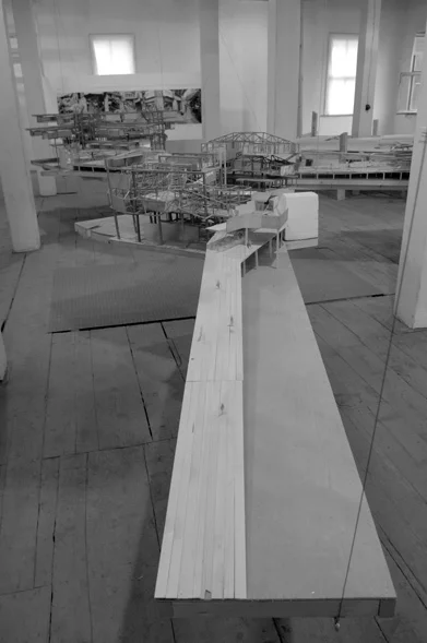 «FlyingCity» (Йан Йонг Кван и Йеон Йонг). «Дрейфующие производители» («Drifting Producers»), Инсталляция, 2003 – 2005