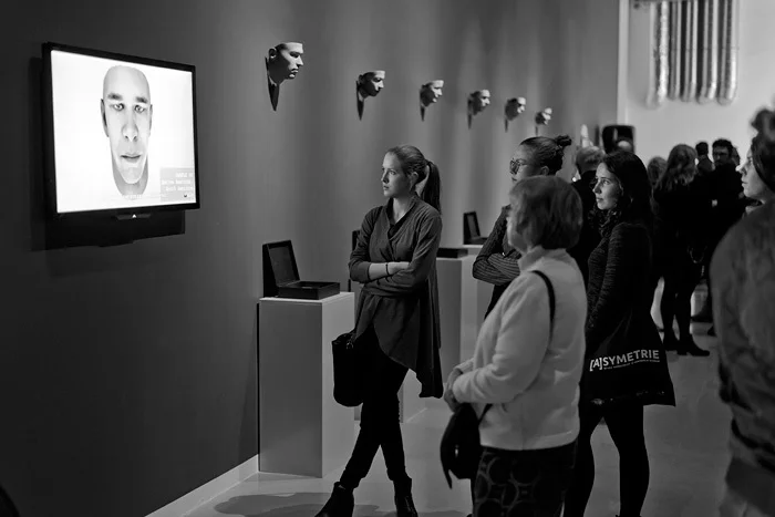 Хизер Дьюи-Хагборг «Образы незнакомцев», 2013. Трехмерная реконструкция портретов незнакомых людей на основе образцов ДНК, взятых из мусора. Деталь. Фото Хизер Дьюи-Хагборг