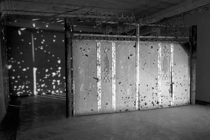 Аслан Гайсумов «Ворота», 2013. Смешанная техника. Предоставлено автором