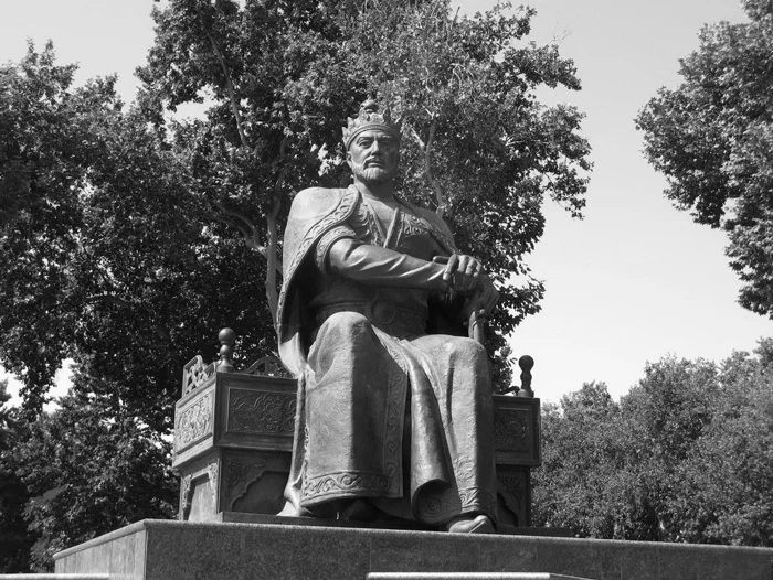 Памятник эмиру Тимуру. Самарканд