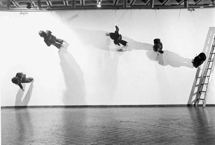 Триша Браун «Хождение по стене», 1971