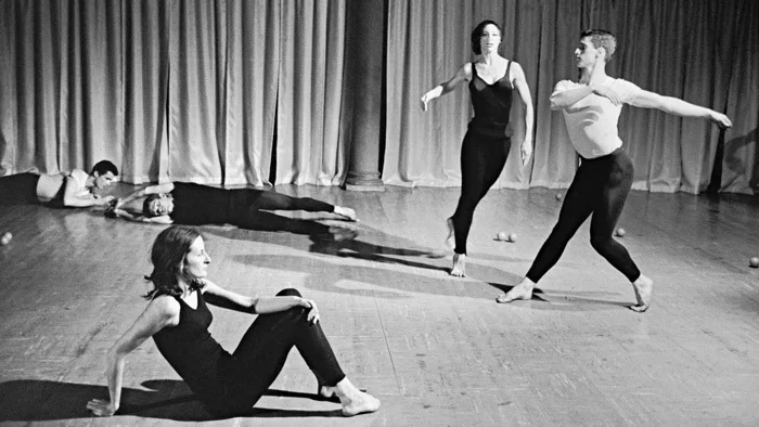 Ивонна Райнер «Территория», 1963