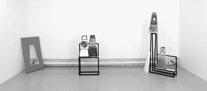 Алиса Керн «Панели-предохранители», 2017. В рамках проекта «Опыты охлаждения голоса». Галерея Anna Nova, Санкт-Петербург. Куратор: Александра Шестакова. Предоставлено галереей Anna Nova