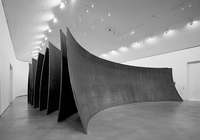 Ричард Серра «Материя времени», 2005. Гуггенхайм, Бильбао, Испания. Инсталляция
