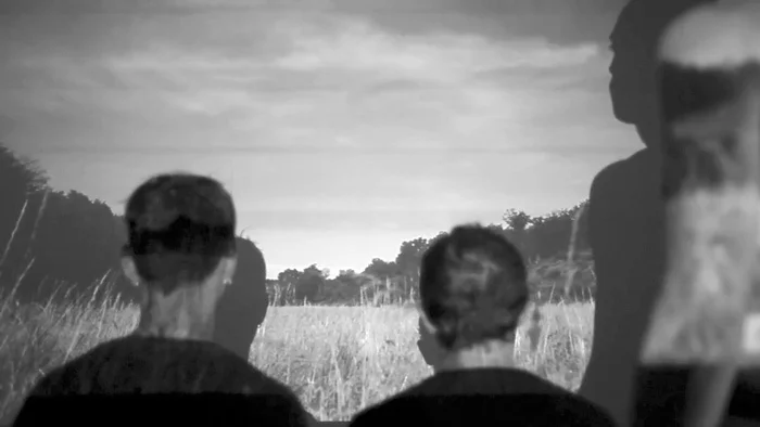 Лола Гонзалез «Летний лагерь», 2012. Кадр из видео. Предоставлено автором текста