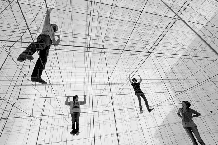 «Numen» «Струна», Вена, 2014. Самоподдерживающаяся социальная скульптура