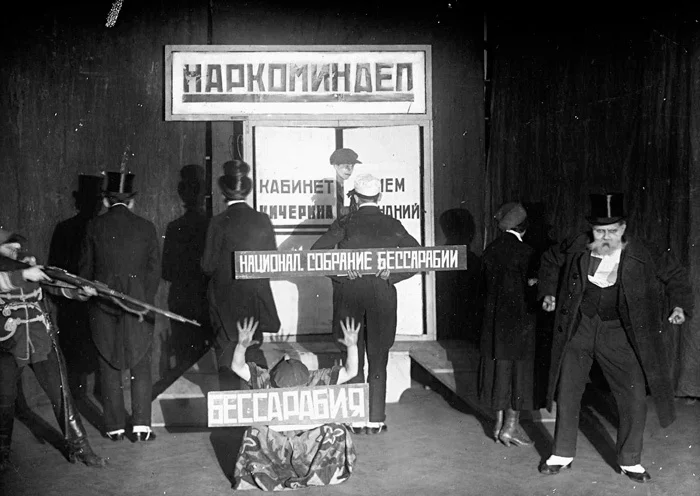 Виктор Булла, Ленинград,1924. Инсценировка