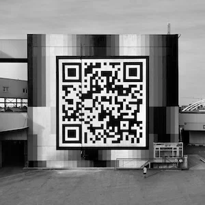 Фелипе Пантоне «QR-код», 2017 (мурал в Хасселте, Бельгия)