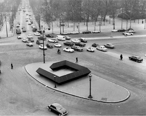 Тони Смит «Жало», 1967–1968.