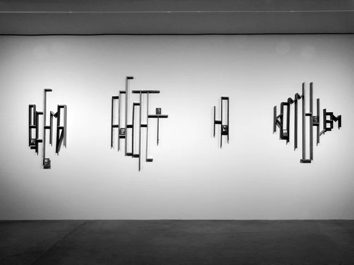 Арсений Жиляев. «Время работает на коммунизм», инсталляция, 2010