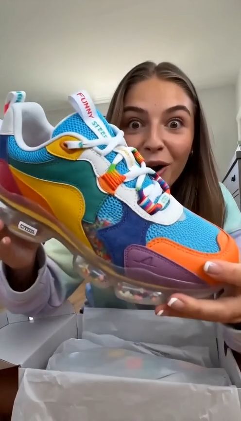 AI UGC Sneaker Unboxing Video Template