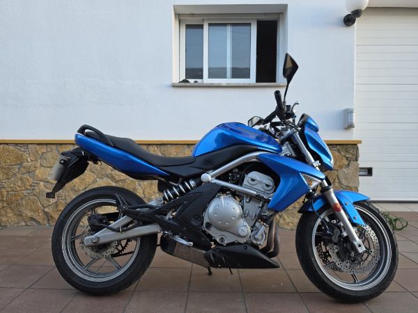 Kawasaki er6n A2 pegatina C · 1750 € | Se vende — Kando Riders