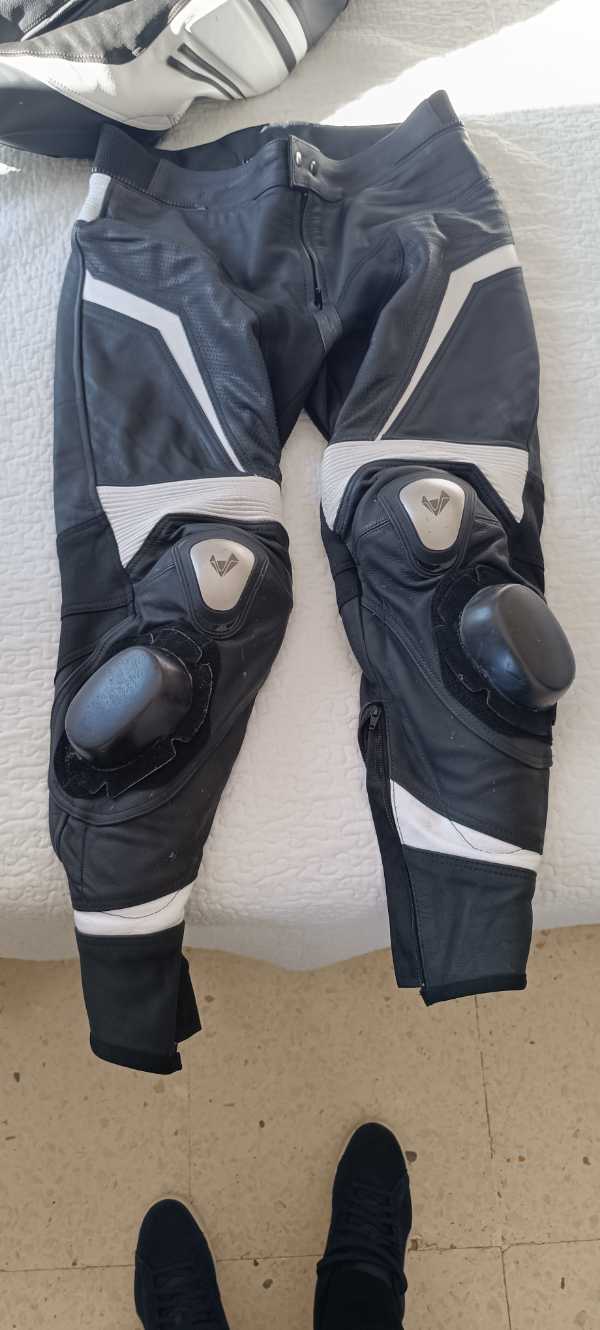 Mono dos piezas · 150 € | Se vende — Kando Riders