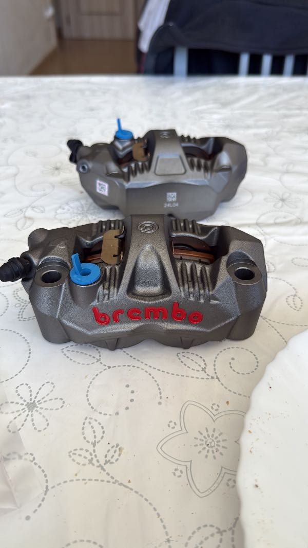 Pinzas brembo gp4-rs 108mm  · 650 € | Se vende — Kando Riders