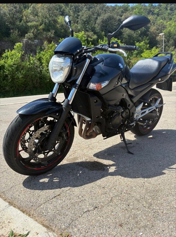Gsr 600  · 2200 € | Se vende — Kando Riders