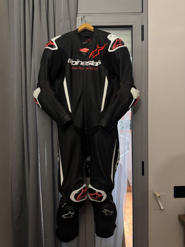 Mono Alpinestars GP-R7 1 pieza – Talla 50 🏍️🔥 · 970 € | Se vende — Kando Riders