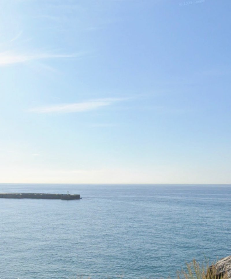 Pies colgando🌅 · Barcelona, España | Ruta en moto — Kando Riders