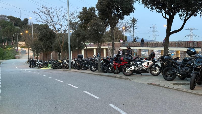 TORRE BARÓ + CENA · Barcelona, España | Ruta en moto — Kando Riders