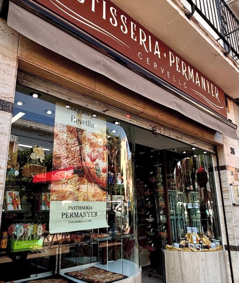Desayunito en la pastelería de la Julsss · Barcelona, España | Ruta en moto — Kando Riders