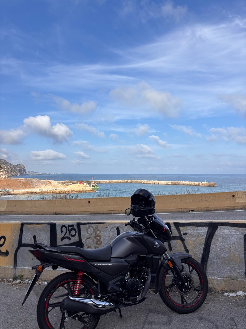 piess colgandoo · Barcelona, España | Ruta en moto — Kando Riders