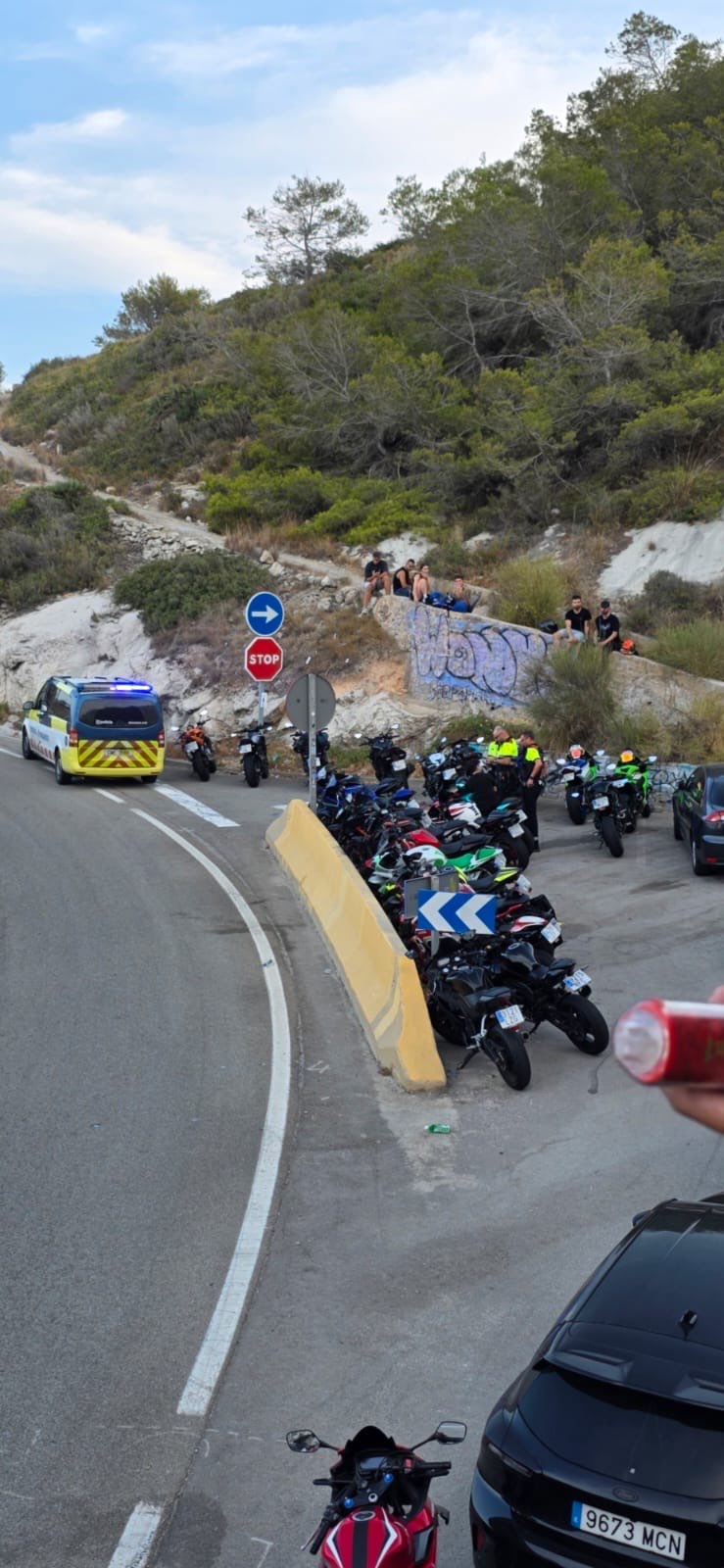 PIES COLGANDO · Barcelona, España | Ruta en moto — Kando Riders