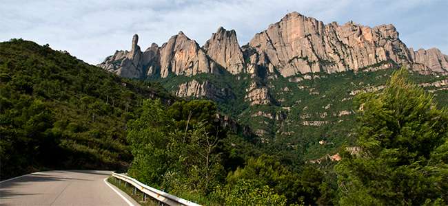 Sesión de fotos en Montserrat 📸 · Barcelona, España | Ruta en moto — Kando Riders