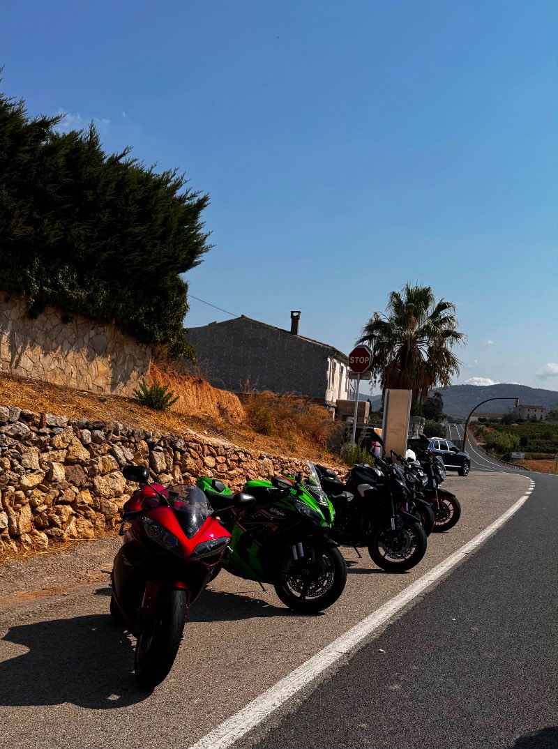 Vegas aviñonet y pantano · Gava, Barcelona, España | Quedada motera — Kando Riders