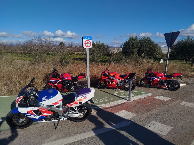 Ruta Valencia - Zucaina  · Zucaina, Valencia, España | Quedada motera — Kando Riders