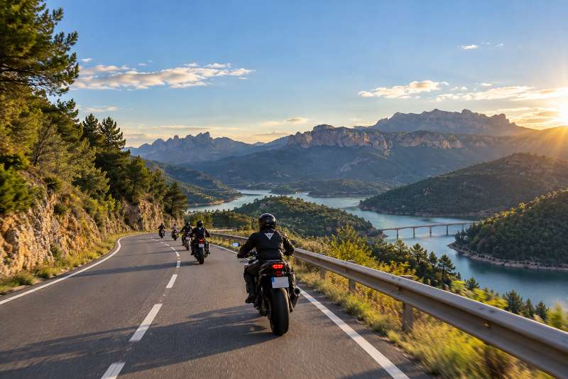 Talamanca y Llosa del Cavall · Barcelona, España | Quedada motera — Kando Riders