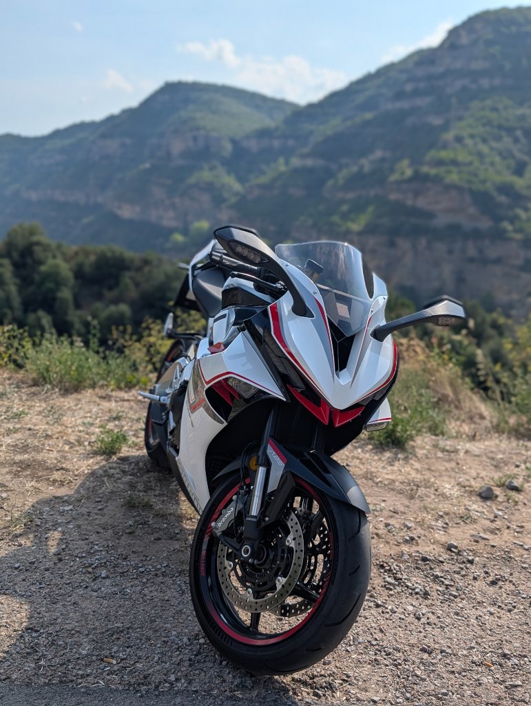 Monasterio Sant Miquel del Fai  · Sant Miquel del Fai, Barcelona, España | Ruta en moto — Kando Riders