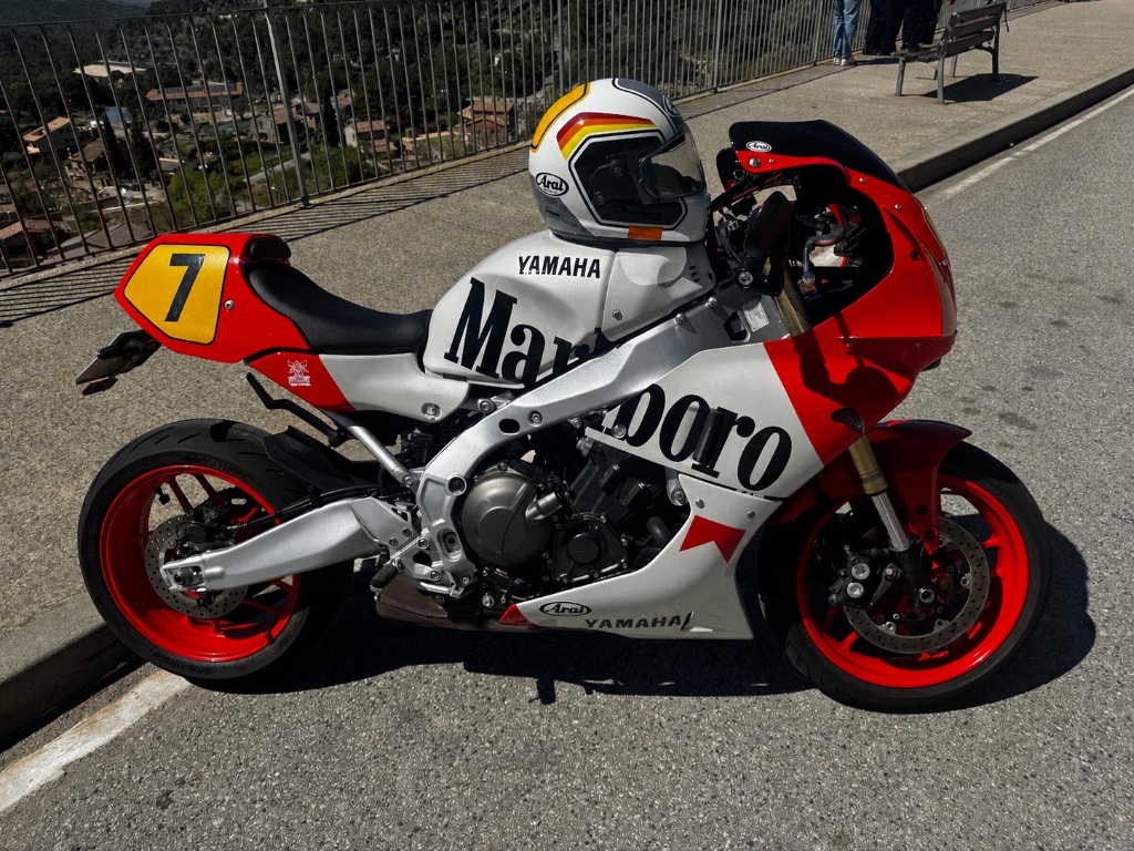 Haz que tu moto suene tan fuerte que silencie tus demonios | Joel — Kando Riders