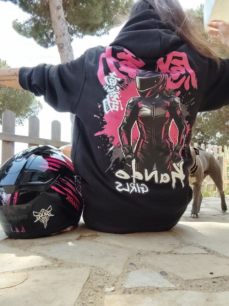 Habemus sudadera y pegatinas bonitas de Kando Girls 🏍️🪽 ratattataata… | Nat — Kando Riders