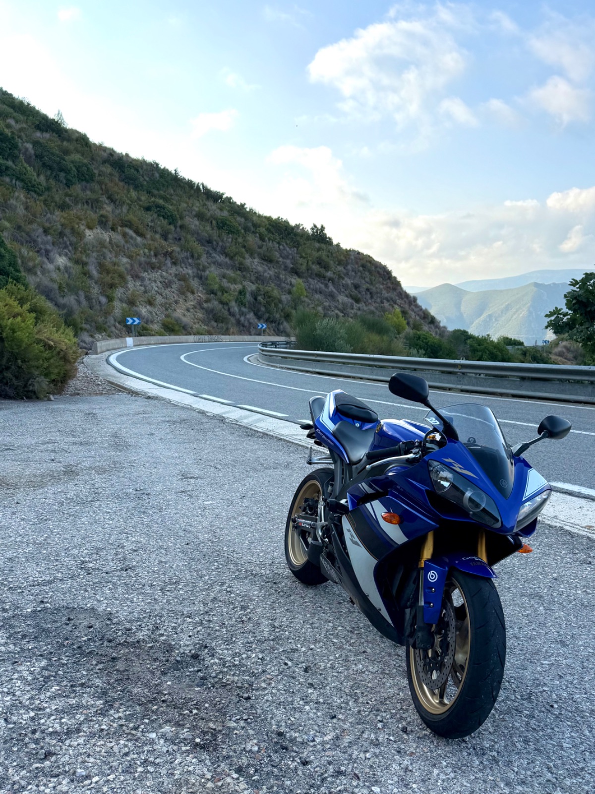 Os enseño mi preciosa Yamaha R1 del 2008 curvas, montaña y el sonido d… | Deka — Kando Riders