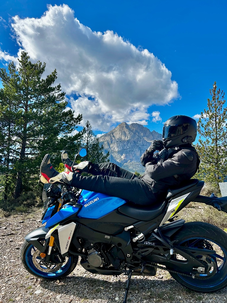Disciplina en el camino. Calma en la cima. Presencia y elegancia. | David (Alcapone) — Kando Riders