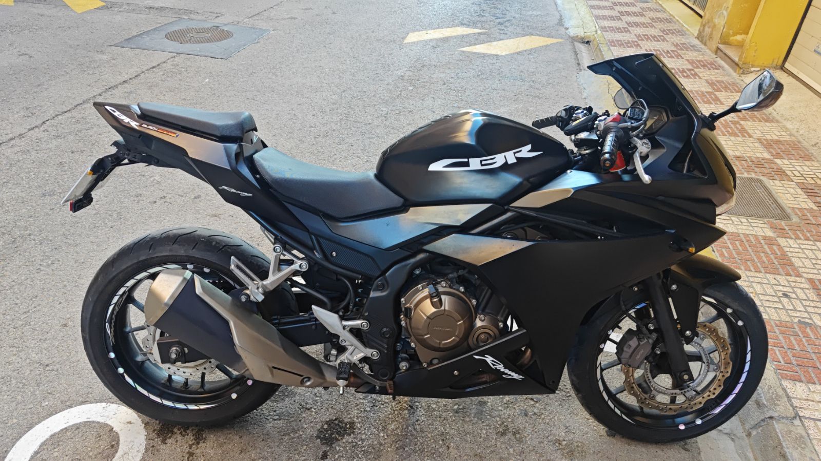 🏍️💨💨💨😍mi chica esperando q le pida salir...❤️‍🔥❤️‍🔥❤️‍🔥 | Alejandro81 — Kando Riders