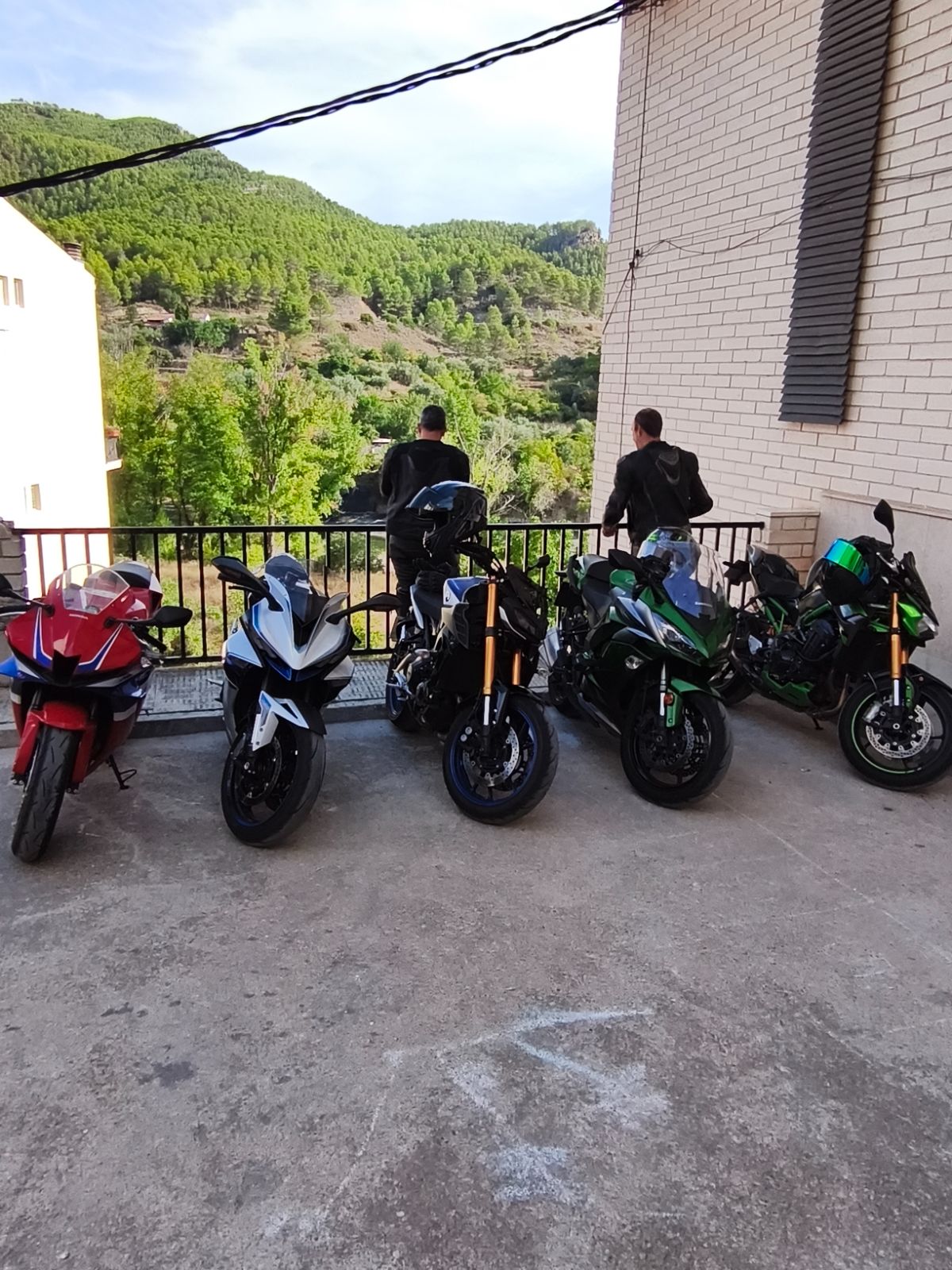 Empezó siendo una salida de dos y acabamos liándola cinco. Cuanto más … | Rafael — Kando Riders