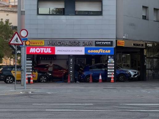 🚨 PINCHAZOS 24H BARCELONA —  Urgencias 24 Horas · Barcelona, Barcelona, España | Taller de motos — Kando Riders