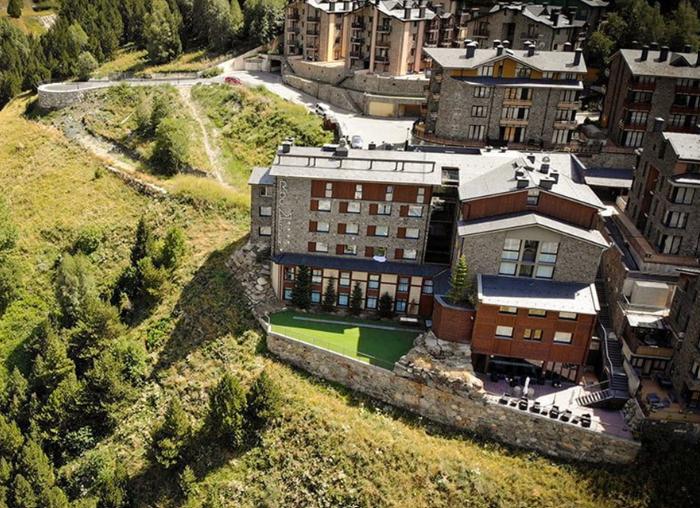 Hotel Roc Meler **** · Canillo, Canillo, Andorra | Alojamiento motero — Kando Riders