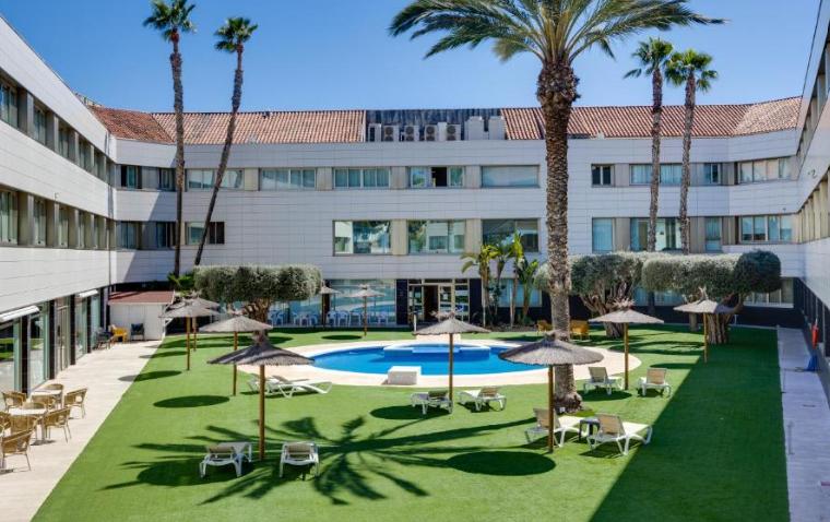 Hotel Daniya Alicante · Alacant, Alicante, España | Alojamiento motero — Kando Riders