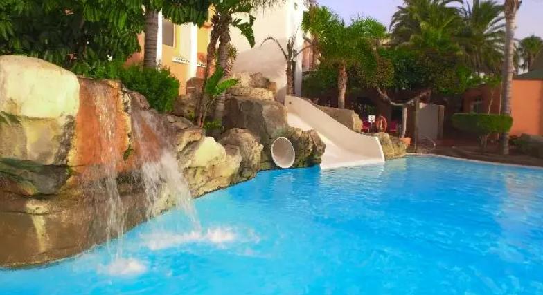 Hotel Diver Roquetas · Roquetas de Mar, Almería, España | Alojamiento motero — Kando Riders